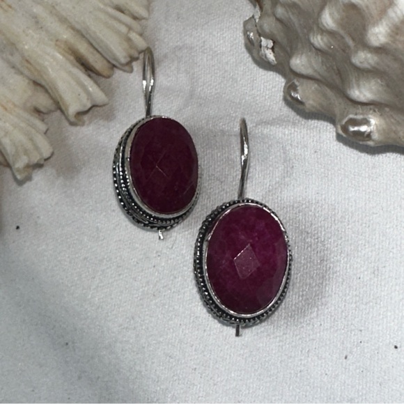 Cherry Ruby facet cut gem statement earrings - Picture 3 of 7